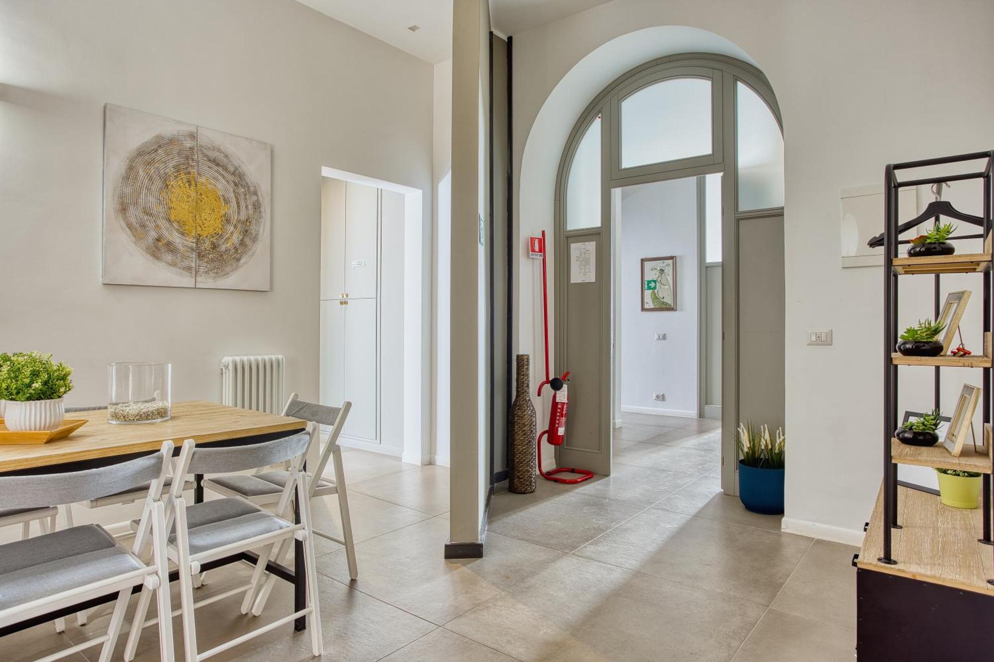 Clausim Domus: New Brightful Flat Next To The Vatican Apartment